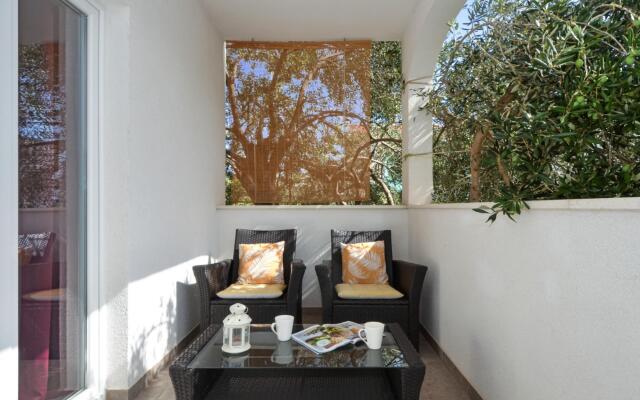 Pazanin - 20m from the beach - H(4+1)