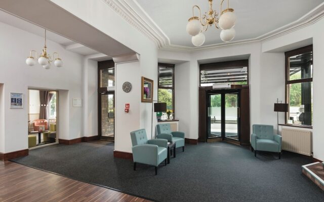 The Tarbet Hotel