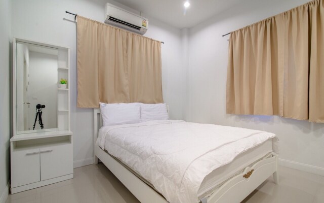 Great Green B Pool Villa