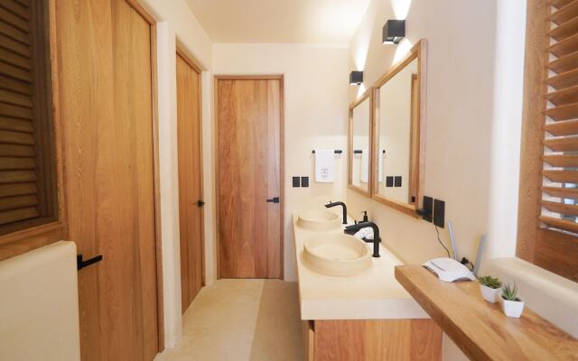 Casa Borka LUXURY FULLY FURNISHED BEACH CONDOS WITH POOL