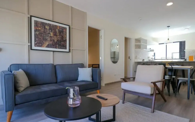 w Picturesque 2BR in the Heart of Miraflores