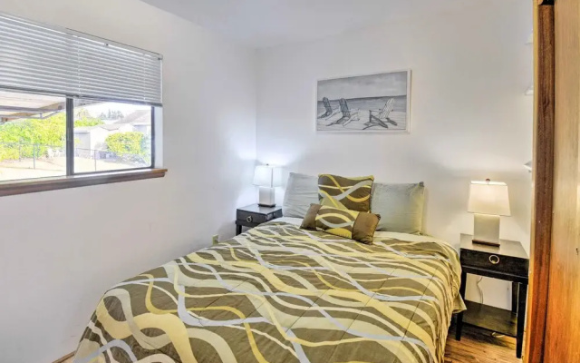 Relaxing Poulsbo Duplex w/ Liberty Bay Views!