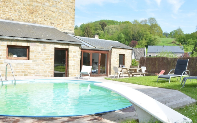 Village House With Swimming Pool, Billiards, Table Football, Ping-pong, Fitness