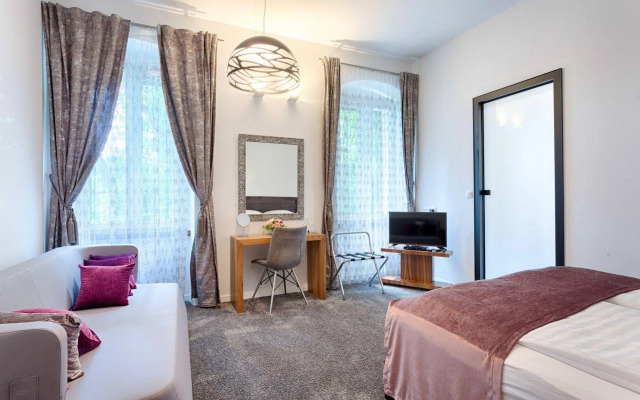 Starlight Luxury Rooms