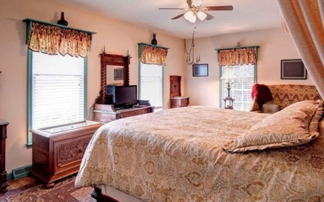 Aldrich House Bed & Breakfast