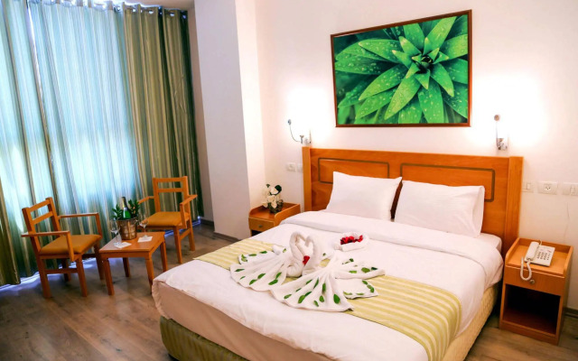 Ararat Hotel