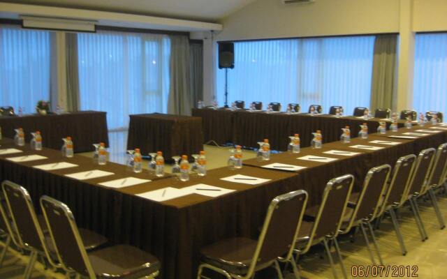 OYO Flagship 3753 Cassa Dua Hotel