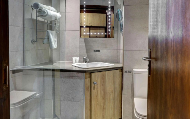 Best Western Plus Pastures Hotel