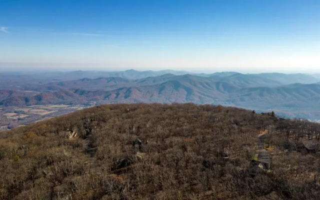 Wintergreen Retreat Jacuzzi Sauna dog Friendly