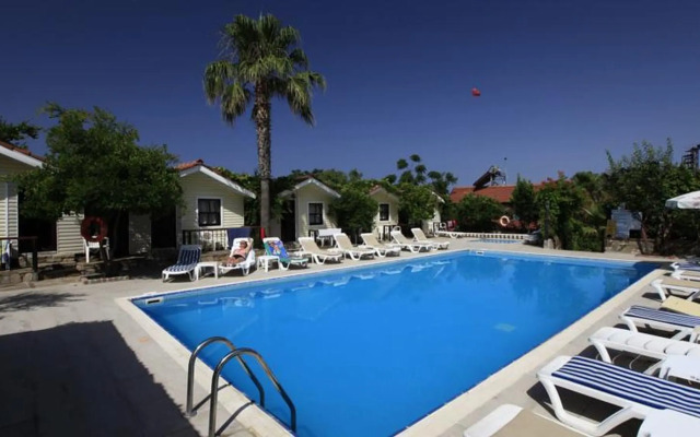 Leda Beach Hotel