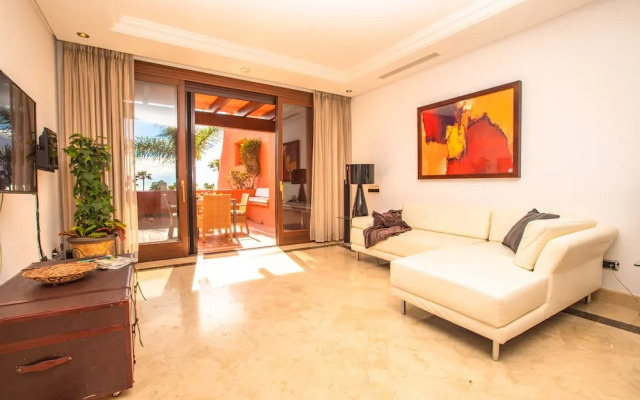 OleHolidays Torre Bermeja frente al mar y jacuzzi