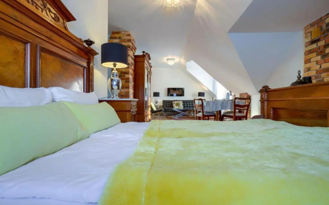 Folwark Białych Bocianów