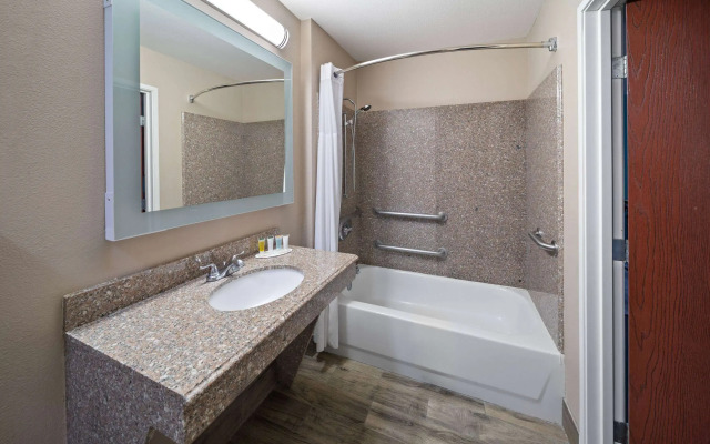 Super 8 by Wyndham Lubbock West