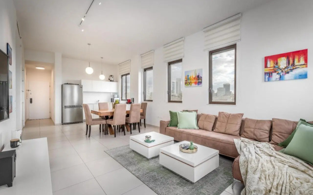Modern & Bright 3 BDR close to the beach