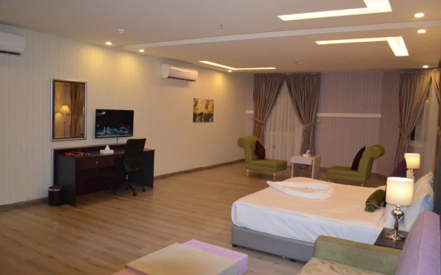 Noah Hotel