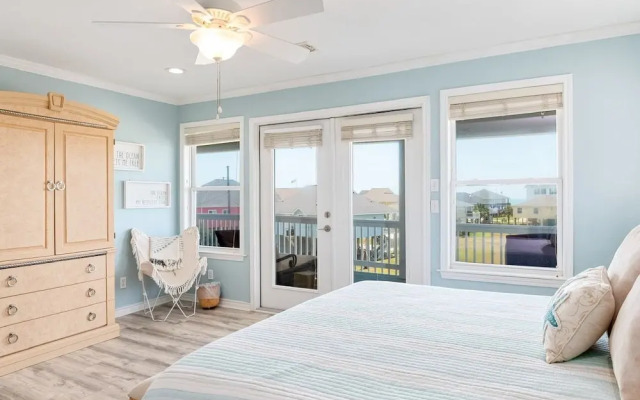 Selah 3 Bedroom Home by RedAwning