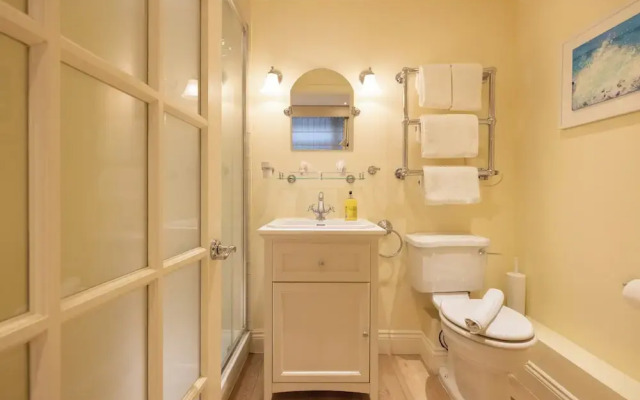 The Chelsea Abode - 4bdr Home With Terrace
