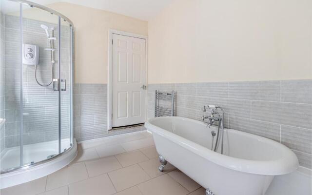 Beautiful 4 Bed House Worcester City Centre