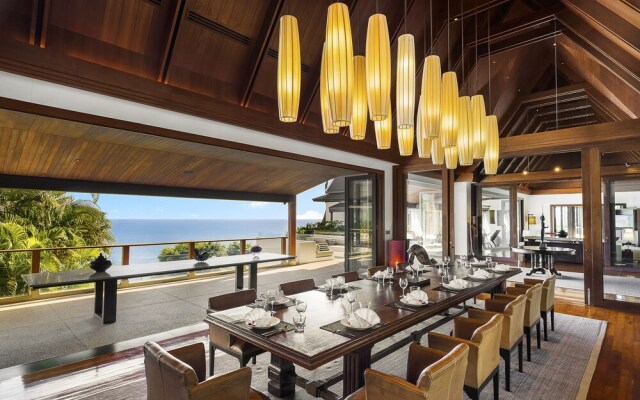 Villa Aye