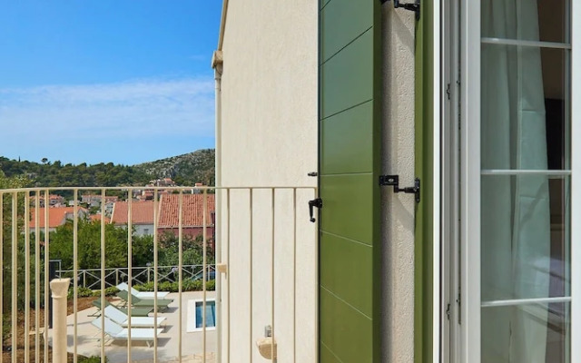 Hedera Estate, Villa Hedera Xviii