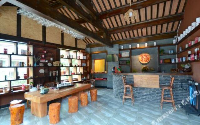 Lijiang Hefenghut Inn
