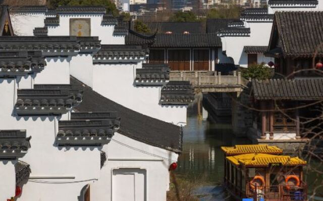 Yebo Qinhuai Water Street Hotel (Nanjing Confucius Temple)