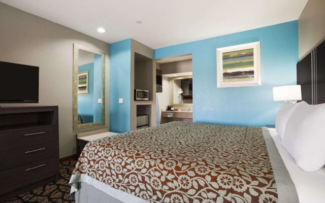 Days Inn & Suites by Wyndham Houston North-Spring