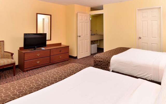 Best Western Louisville East Inn & Suites