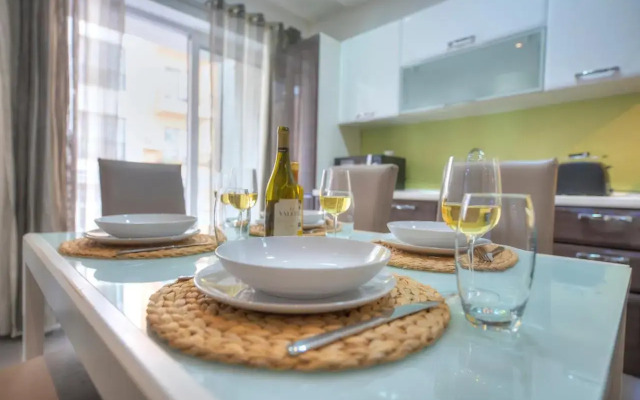 Bright & Large 2bedrooms in Sliema center MPOR1-1