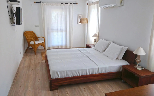 Zephyros Hotel