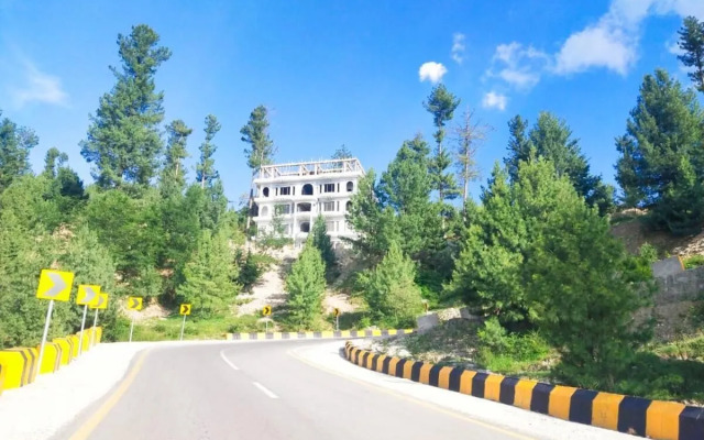 Al Sadiq Hotel & Restaurant