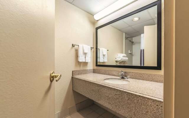 Ramada by Wyndham Fairfield NJ