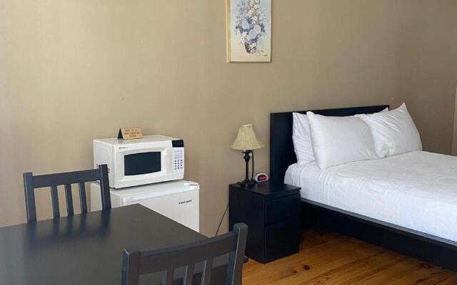 Reynolds House Inn & Motel