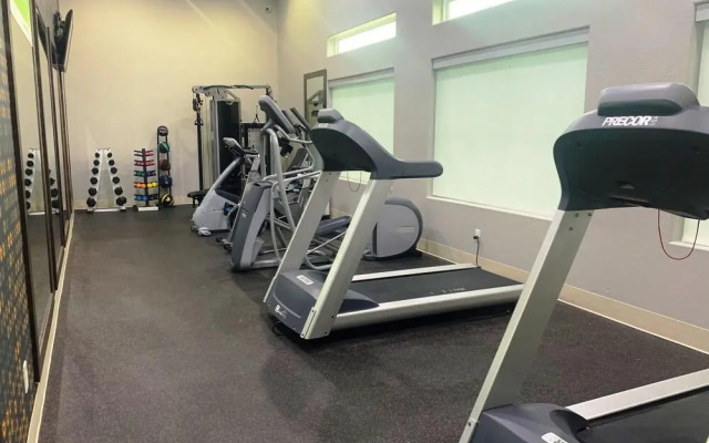 La Quinta Inn  Suites by Wyndham Houston Channelview