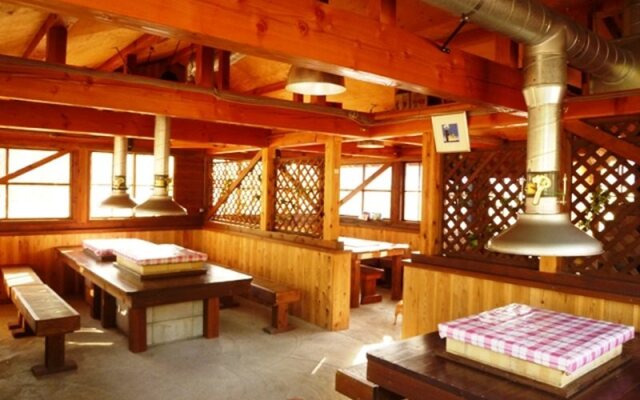 Dongurimura Hotel