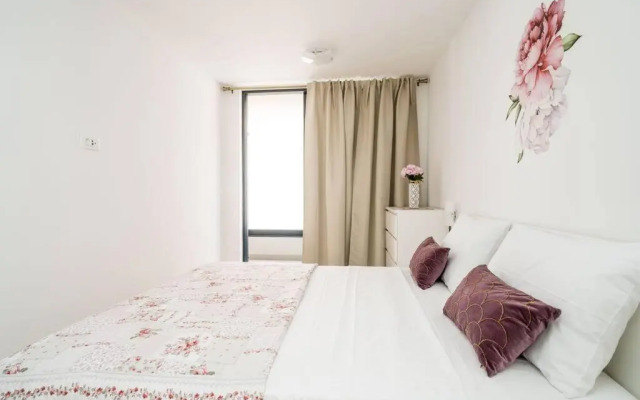 M&P- Lovely 1-bedroom condo with free parking