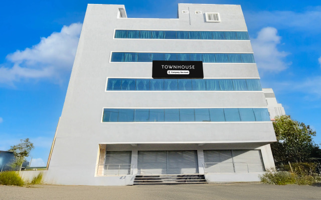 Super Townhouse Kukatpally North Formerly Munagala Arcade