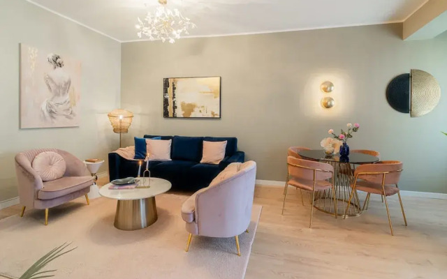 Stunning 2BR With Balcony on Piata Universitatii