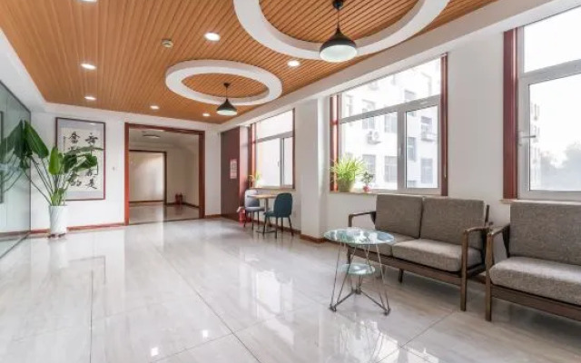 Home Inn Rui Bai Yun Hotel (Qingdao West Coast Qingdao West Railway Station Branch)