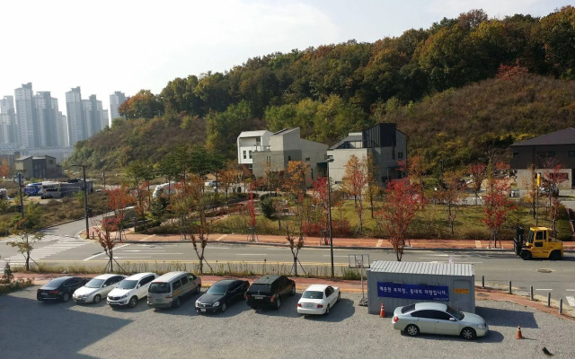 Yene House