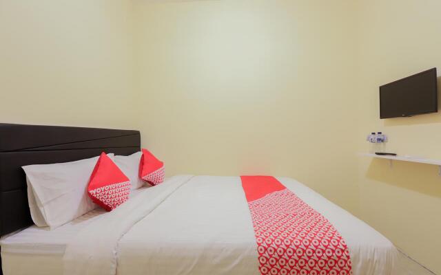 OYO 779 Mn One Residence Syariah Near ITC Cempaka Mas Near Kalbe Farma