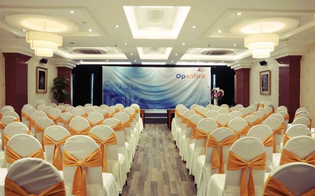 Adina Hotel