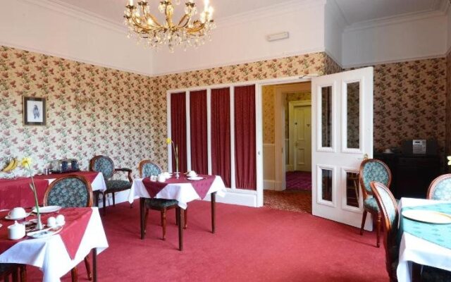 Dall Lodge Country House