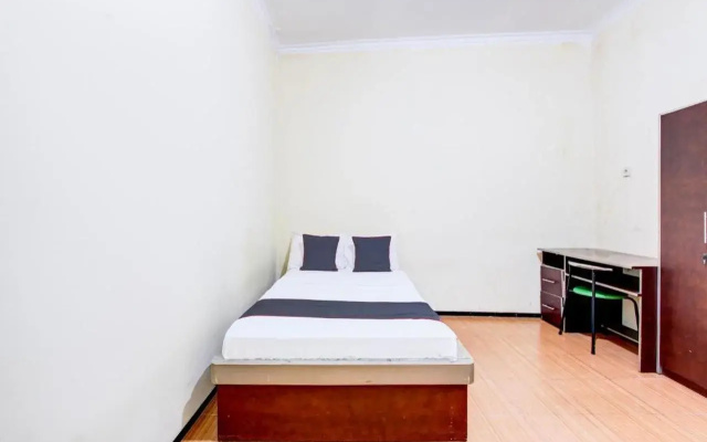 Hotel O Ump Near Rs Margono