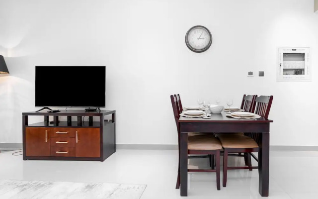 Whitesage - Elegant Apartment With Balcony in Downtown