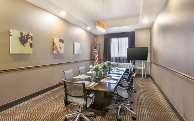 Best Western Premier Ivy Inn & Suites