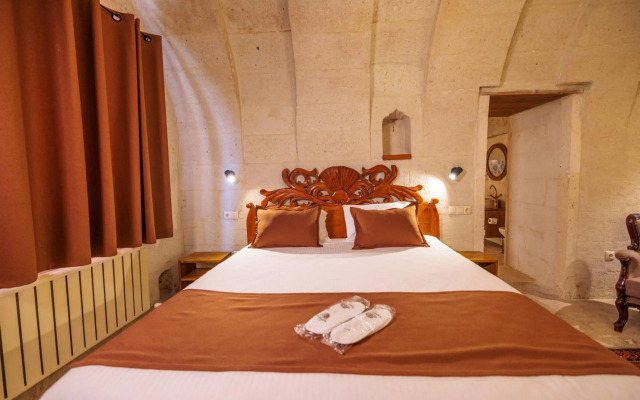 Canyon Cave Hotel