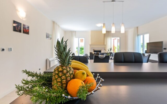 Luxurious Villa in Splitska With Swimming Pool