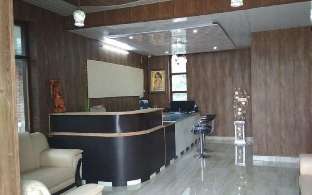 Montana Crowne Residency