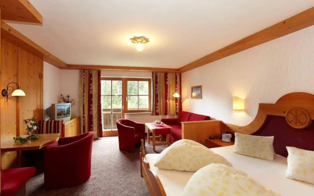Almhotel Told